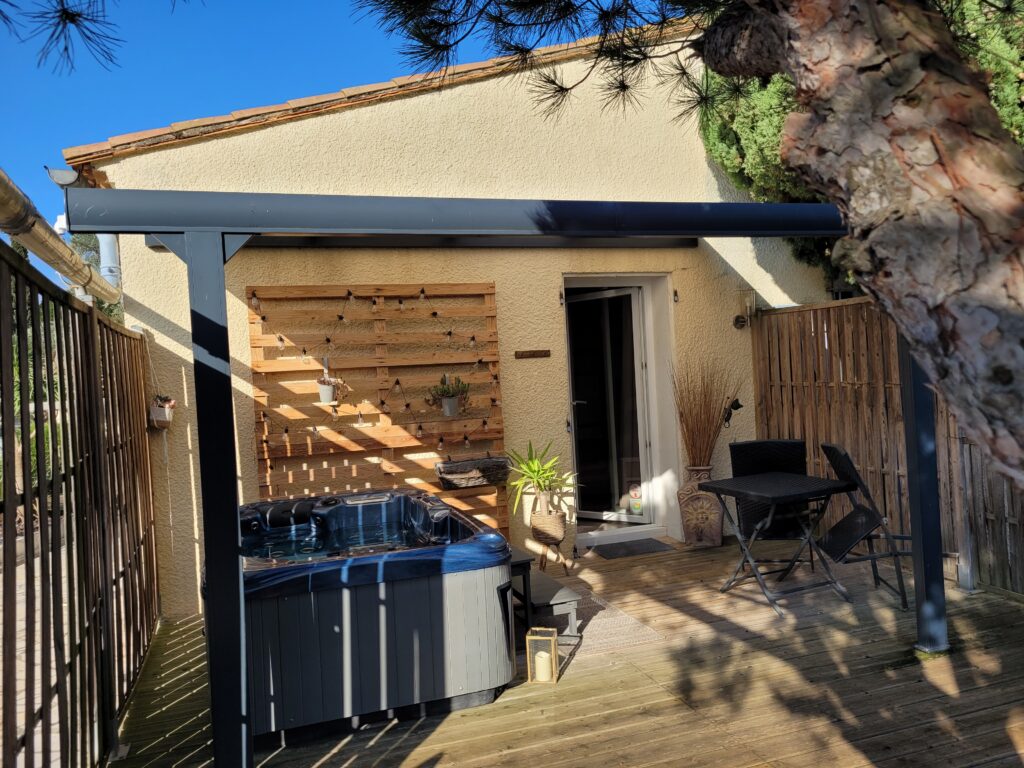 Terrasse privée avec jacuzzi privatif