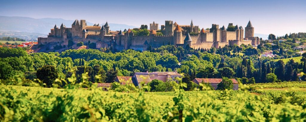 Les Environs la cite medievale de carcassonne g deschamps crt occitanie